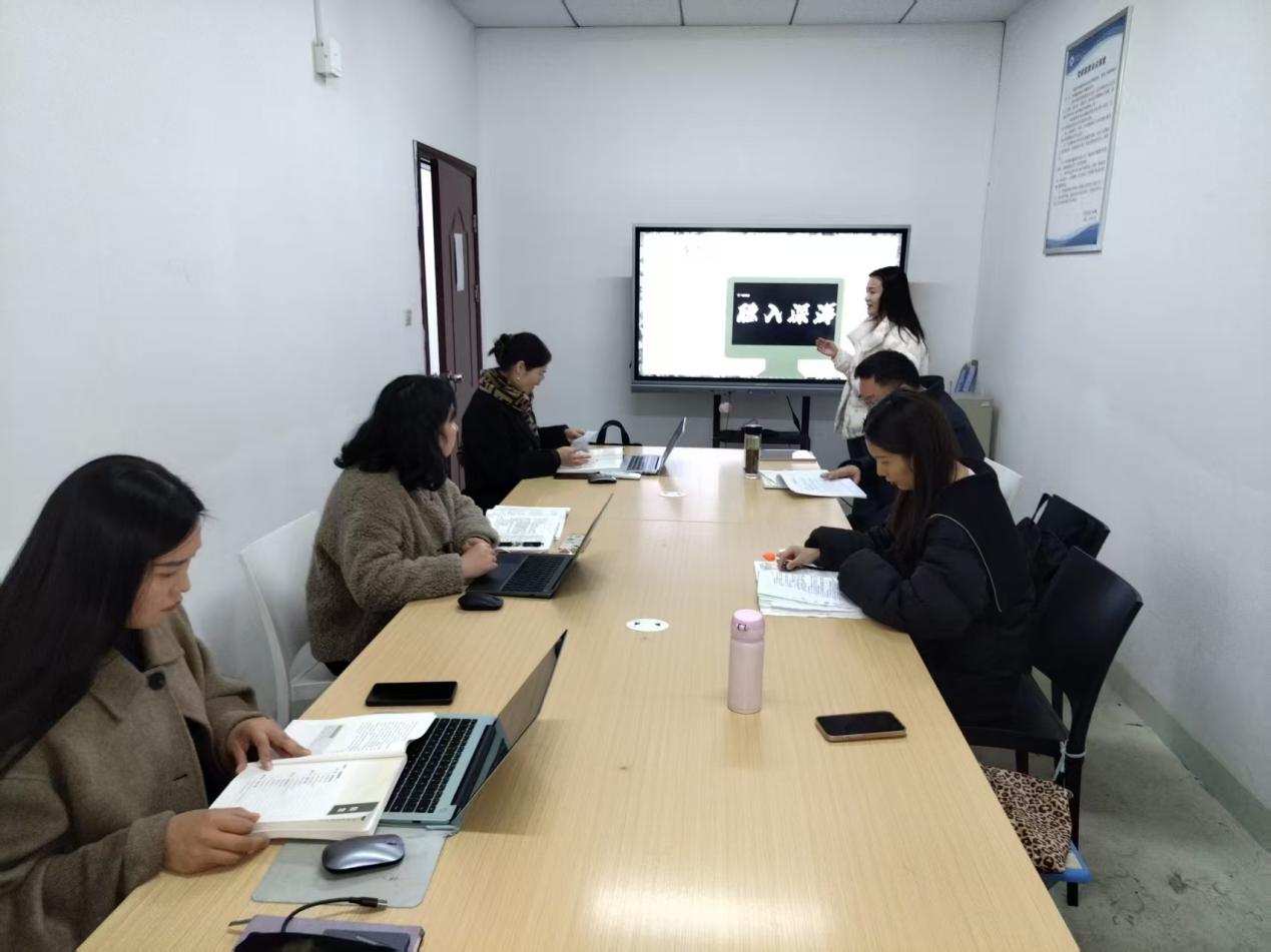 凝心聚力研教学 铸魂育人强国防 —— 威廉希尔williamhill官网军事理论课程教研室组织开展集体备课会